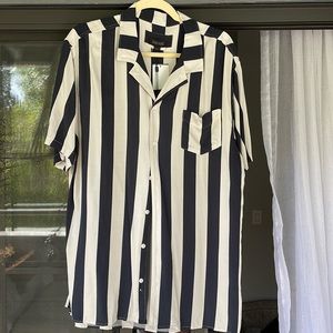 Zanetobe short sleeve button up. Striped navy & white.
